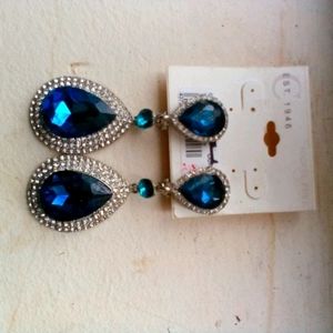 Prom earrings